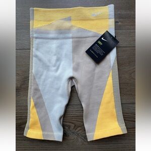 Womens Size XS Nike Icon Clash Seamless 8" Training Bike Shorts CJ5091-110